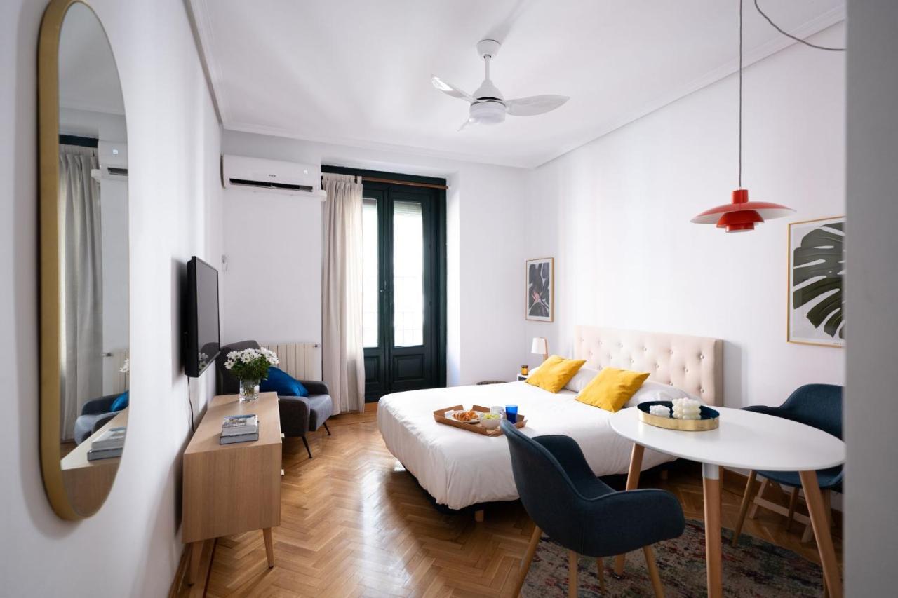 Estudio Calle Del Barquillo Madrid Exterior foto
